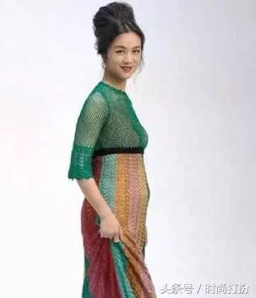 44歲林志玲出席活動近照,腿是怎麼了!,網友:腿合都合不攏,太難看了!