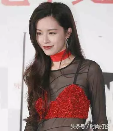 44歲林志玲出席活動近照,腿是怎麼了!,網友:腿合都合不攏,太難看了!