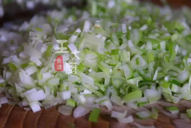 玫瑰花肉卷,營養美味顏值高,小孩也能吃上一大盤