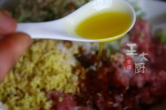 大蔥豬肉水餃,這種方法調的餃子餡,鮮香美味,吃上兩大盤都不夠