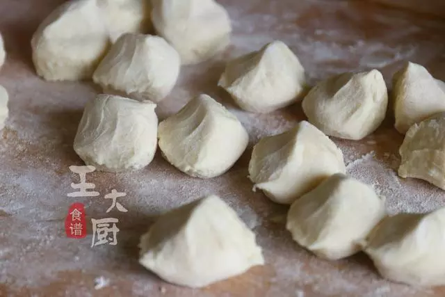 大蔥豬肉水餃,這種方法調的餃子餡,鮮香美味,吃上兩大盤都不夠