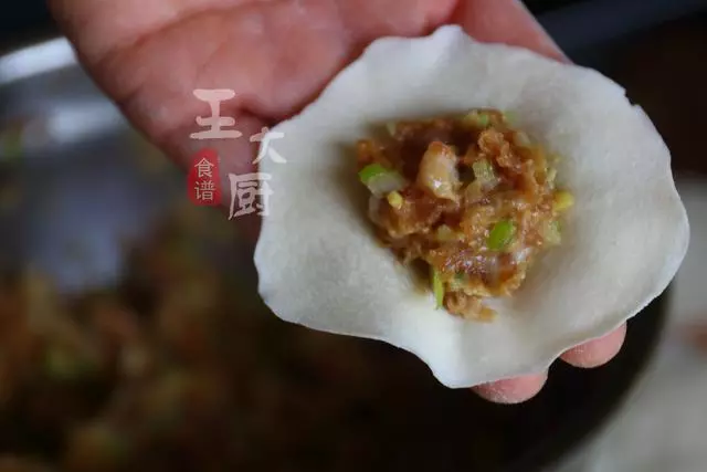 大蔥豬肉水餃,這種方法調的餃子餡,鮮香美味,吃上兩大盤都不夠
