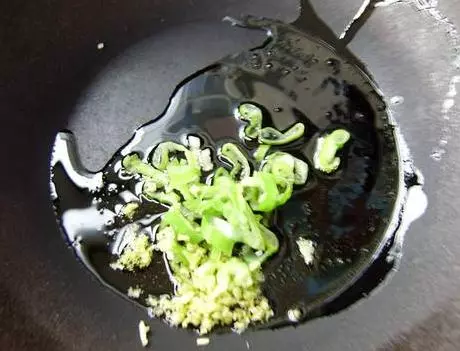 糖醋排骨,先放糖還是醋?廚師長:都不對!這樣做排骨肉酥骨香