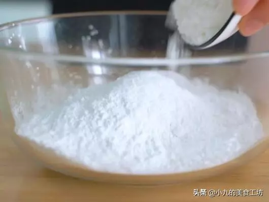 1碗糯米粉1盒牛奶,簡單一攪一拌,軟糯香甜Q彈,全家大小都愛吃