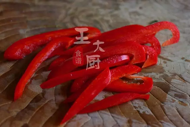 金針菇燜豆腐,好吃好看又解饞,你絕對不能錯過的吃法,太香了