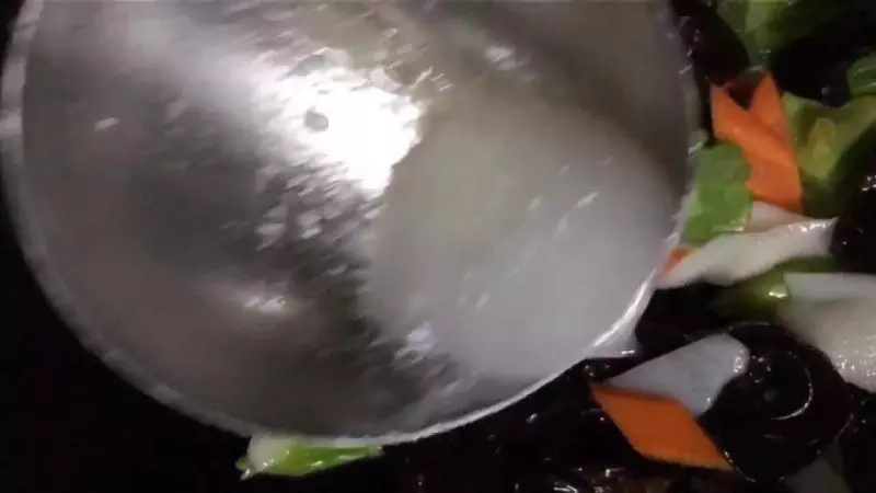 山藥木耳炒苦瓜,小火炒是重點,清香味美清脆爽口,營養搭配均衡