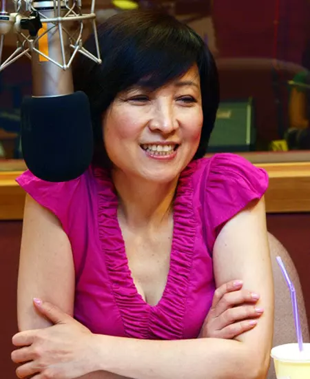 曾志偉前妻,放棄5000萬財產,找小自己12歲男友,現狀太慘!