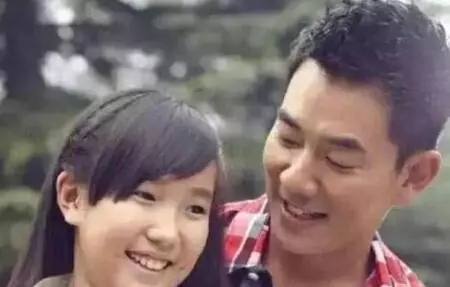 50歲任賢齊「一雙兒女顏值爆表」,但當大家看見他「妻子」時...都震驚了!真的好美好漂亮!