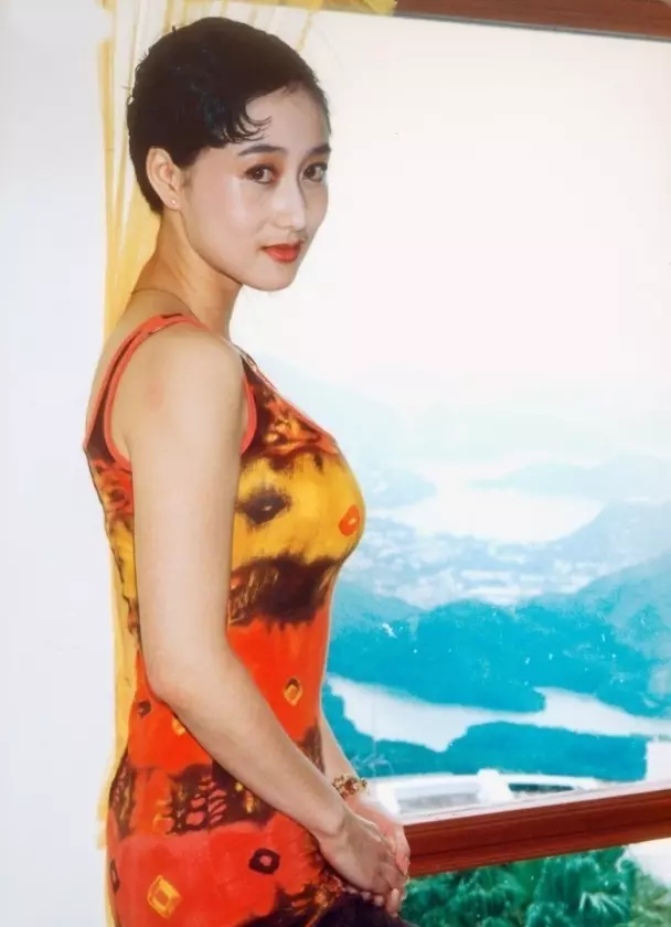 「50年難遇美人」迷倒賭王拒絕成龍 李連杰為她「拋妻棄女」不昔代價!