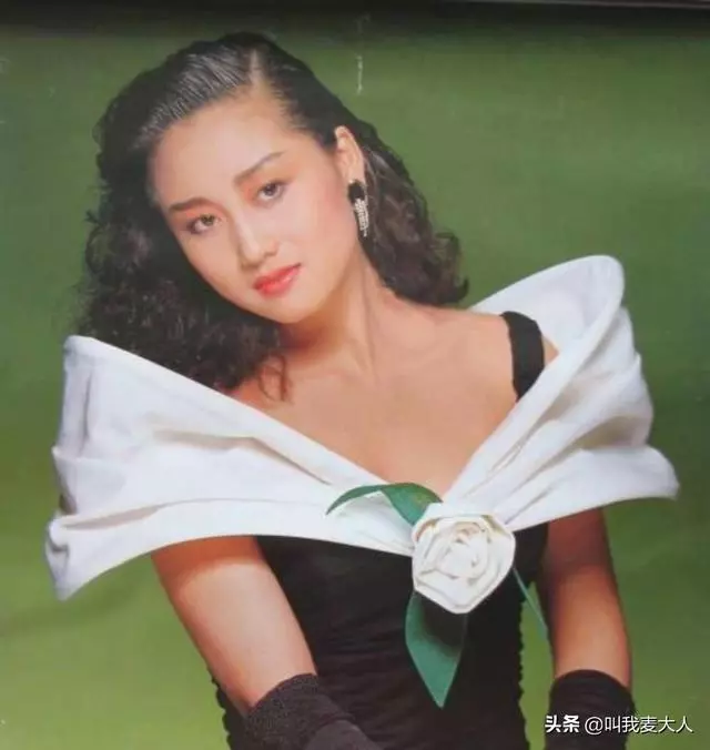 「50年難遇美人」迷倒賭王拒絕成龍 李連杰為她「拋妻棄女」不昔代價!