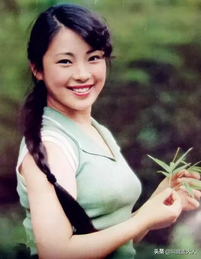 「50年難遇美人」迷倒賭王拒絕成龍 李連杰為她「拋妻棄女」不昔代價!