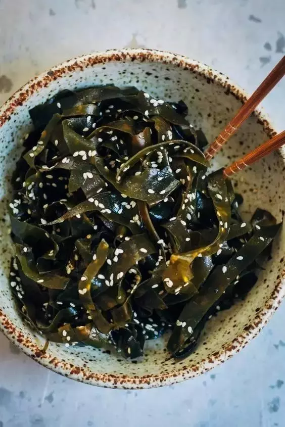手相中一提到雜紋就是不好的?其實手上有此「雜紋」的人,中年可得榮華富貴