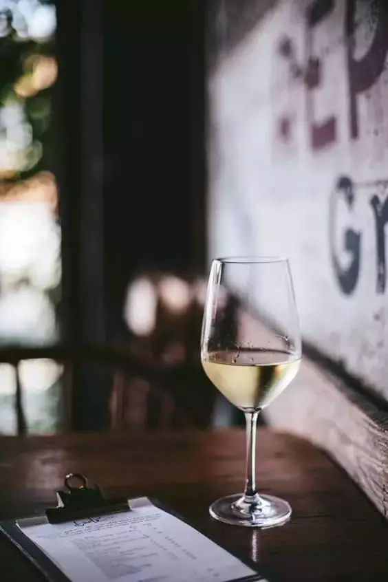手相中一提到雜紋就是不好的?其實手上有此「雜紋」的人,中年可得榮華富貴