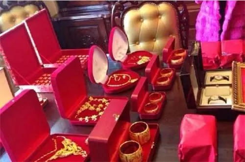 我知道這是你嫁妝錢,又不是不還你;你妹妹可以用,但得寫借條