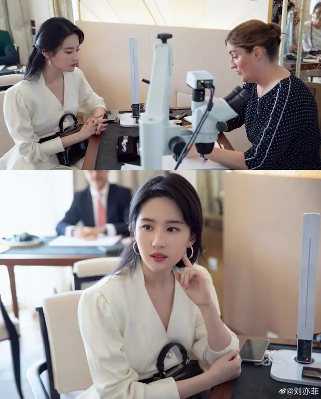 32歲劉亦菲罕見曬美照,白色套裝氣質優雅,下一秒「直視鏡頭」:真仙女下凡!