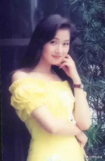 她以一雙42寸的美腿聞名,嫁陳十三19年無子,兩人依舊相敬如賓!