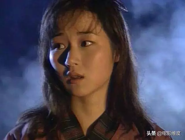 她以一雙42寸的美腿聞名,嫁陳十三19年無子,兩人依舊相敬如賓!