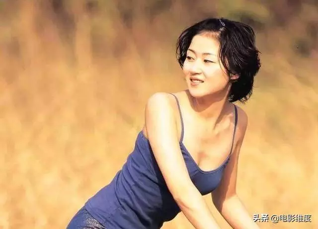 她以一雙42寸的美腿聞名,嫁陳十三19年無子,兩人依舊相敬如賓!