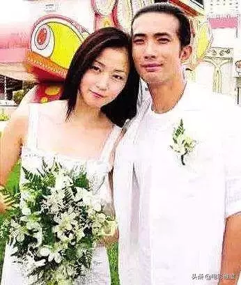 她以一雙42寸的美腿聞名,嫁陳十三19年無子,兩人依舊相敬如賓!