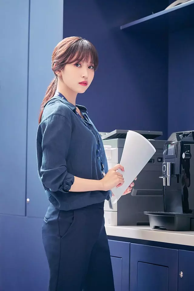 人氣正高漲!TWICE女星「一上台就很焦慮」暫退所有演出 身體亮紅燈「其實早有預兆」粉絲好心疼 !