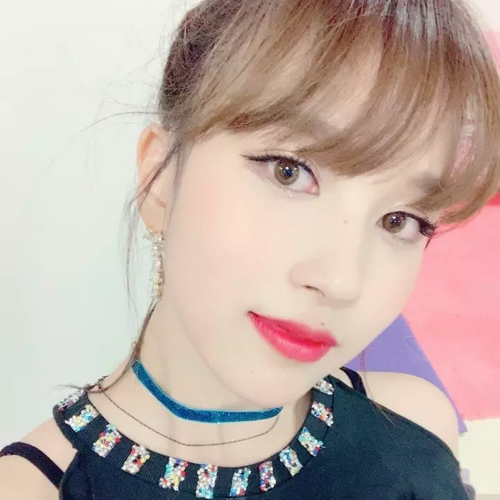 人氣正高漲!TWICE女星「一上台就很焦慮」暫退所有演出 身體亮紅燈「其實早有預兆」粉絲好心疼 !