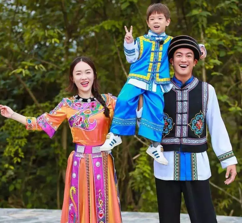 星二代嗯哼在校被欺負回家告狀,霍思燕理智回應大獲網民讚嘆!