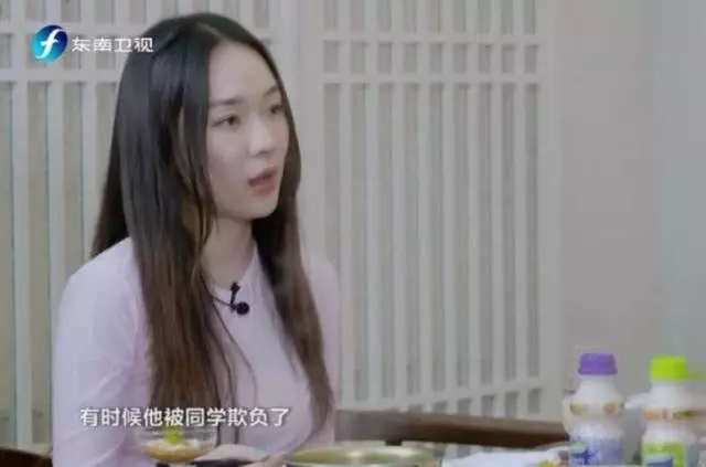 星二代嗯哼在校被欺負回家告狀,霍思燕理智回應大獲網民讚嘆!
