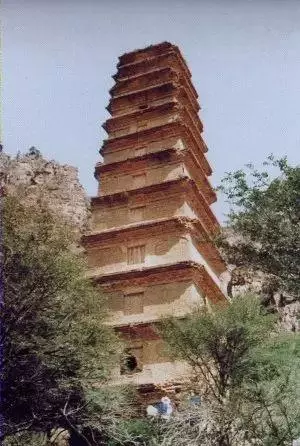 犯罪分子用炸藥炸塌千年古塔,一無所獲,竟被專家發現驚天大秘密!