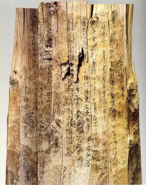 犯罪分子用炸藥炸塌千年古塔,一無所獲,竟被專家發現驚天大秘密!