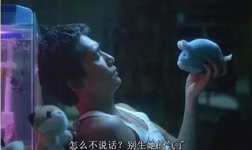 她和梁朝偉假戲真做,惹怒劉嘉玲,出國發展失敗,隱退嫁人成名媛!