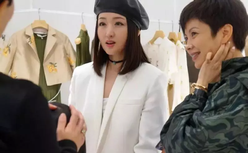被傳包養3年,墮胎4次,消失10年,46歲的她活成了女人最想要的樣子!