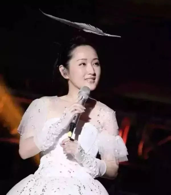 被傳包養3年,墮胎4次,消失10年,46歲的她活成了女人最想要的樣子!