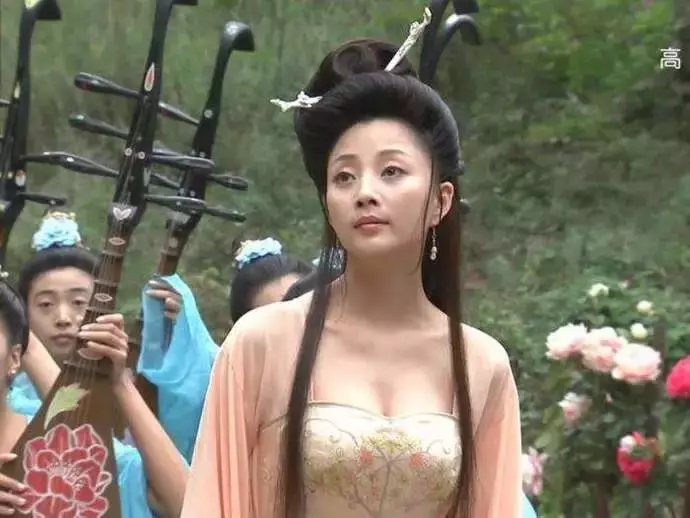 馬雲也追星,狂砸1.6億都被拒絕,53歲還要冒大雨去看她的演唱會!