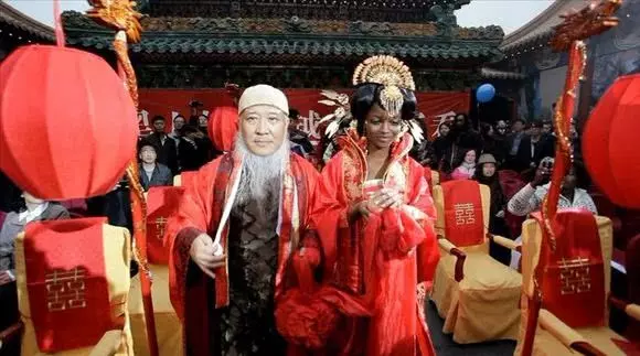 22歲非洲姑娘嫁給68歲中國老大爺!婚後生活很幸福 生下的女兒卻讓人感慨萬分!