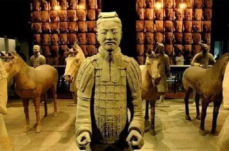 一千年古墓出土了一文物,要不是攝影師手快,此物就再沒人能見到!