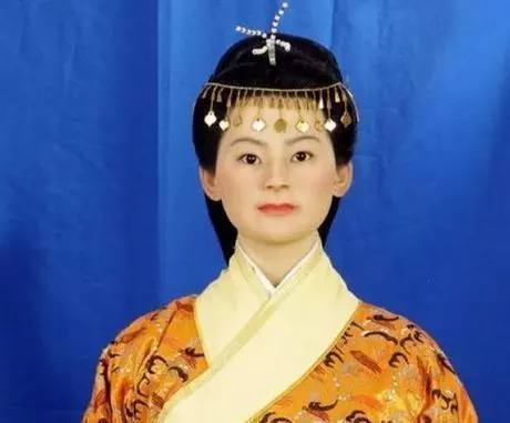 一千年古墓出土了一文物,要不是攝影師手快,此物就再沒人能見到!