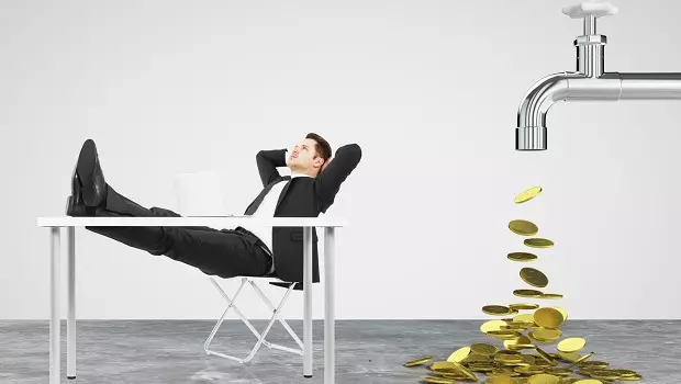 每月要存多少退休金?怪老子教你「不動本金投資法」,用利息養你到老!