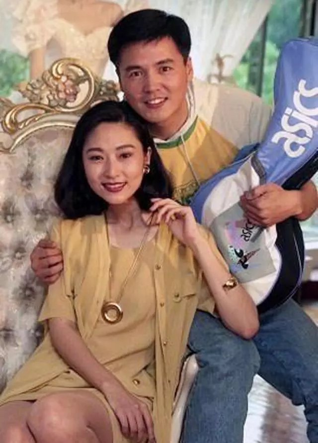 52歲張玉嬿和50歲蕭薔近照對比,網友:沒打針的臉就是好看!