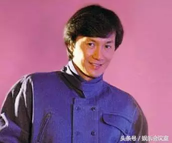 70歲歌神「許冠傑」,18歲早婚真相曝光,52年只愛她一人!