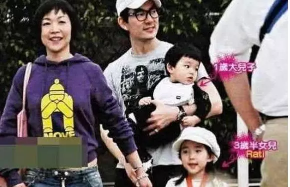沒戒指沒婚紗就為任賢齊生娃,隱婚16年近照曝光,兒女顏值美呆了!