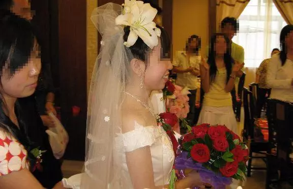 新婚夜老婆沒有流血,我正準備提離婚,卻見到老婆鞋子我幸福笑了!
