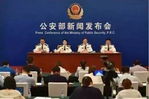 重磅!8月1日起,新加坡籍華人滿足這一條件,就能拿中國綠卡