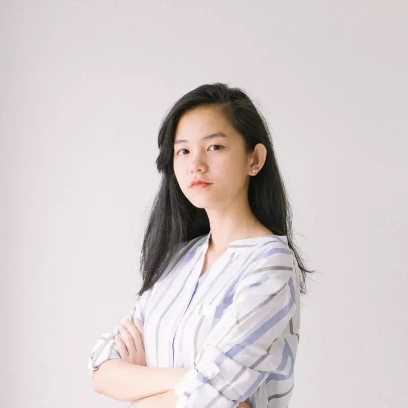 正妹法官「反差萌美翻」爆紅全網 起底身份「超猛高學歷」圈粉萬人:私下更美!