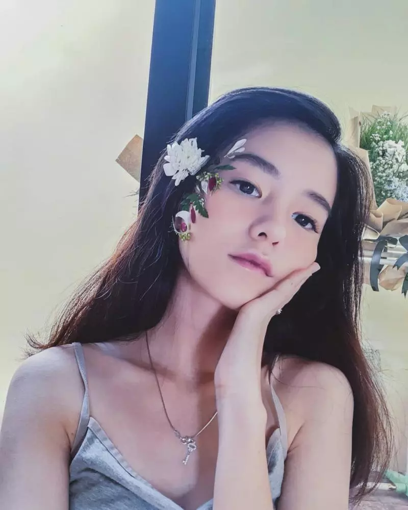 正妹法官「反差萌美翻」爆紅全網 起底身份「超猛高學歷」圈粉萬人:私下更美!