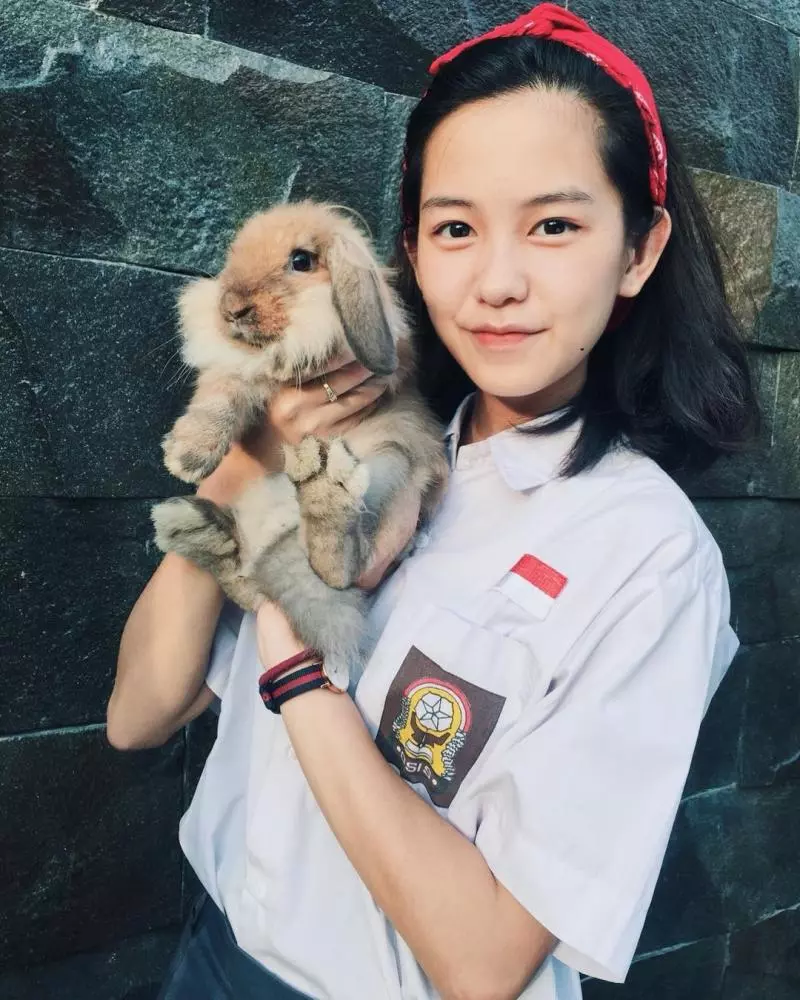 正妹法官「反差萌美翻」爆紅全網 起底身份「超猛高學歷」圈粉萬人:私下更美!