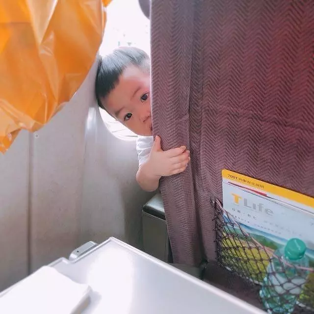 夜唱出去拿飲料回來怎麼人都不見了?「不是說好唱到天亮,你們去哪裡了?」