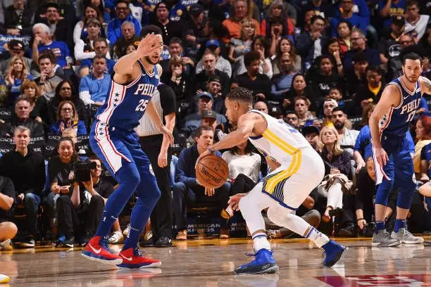 Ben Simmons:Curry曾主動提出要教我投籃,不過他的要求讓我很為難,於是我拒絕了!
