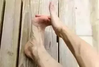 小腿抽筋不只是缺鈣!專家提醒:這6大原因才是真兇,別大意