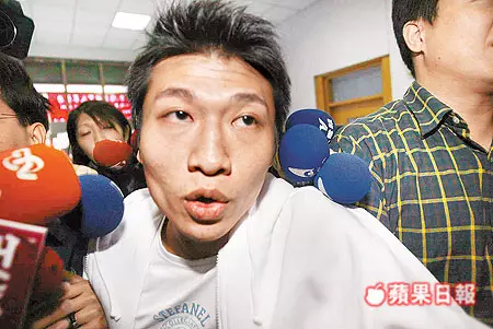 昔日童星「方順吉」12歲就紅遍全台,太早成名的他歷經「嗑藥、賭博、坐牢」後,33歲的他現在變…!