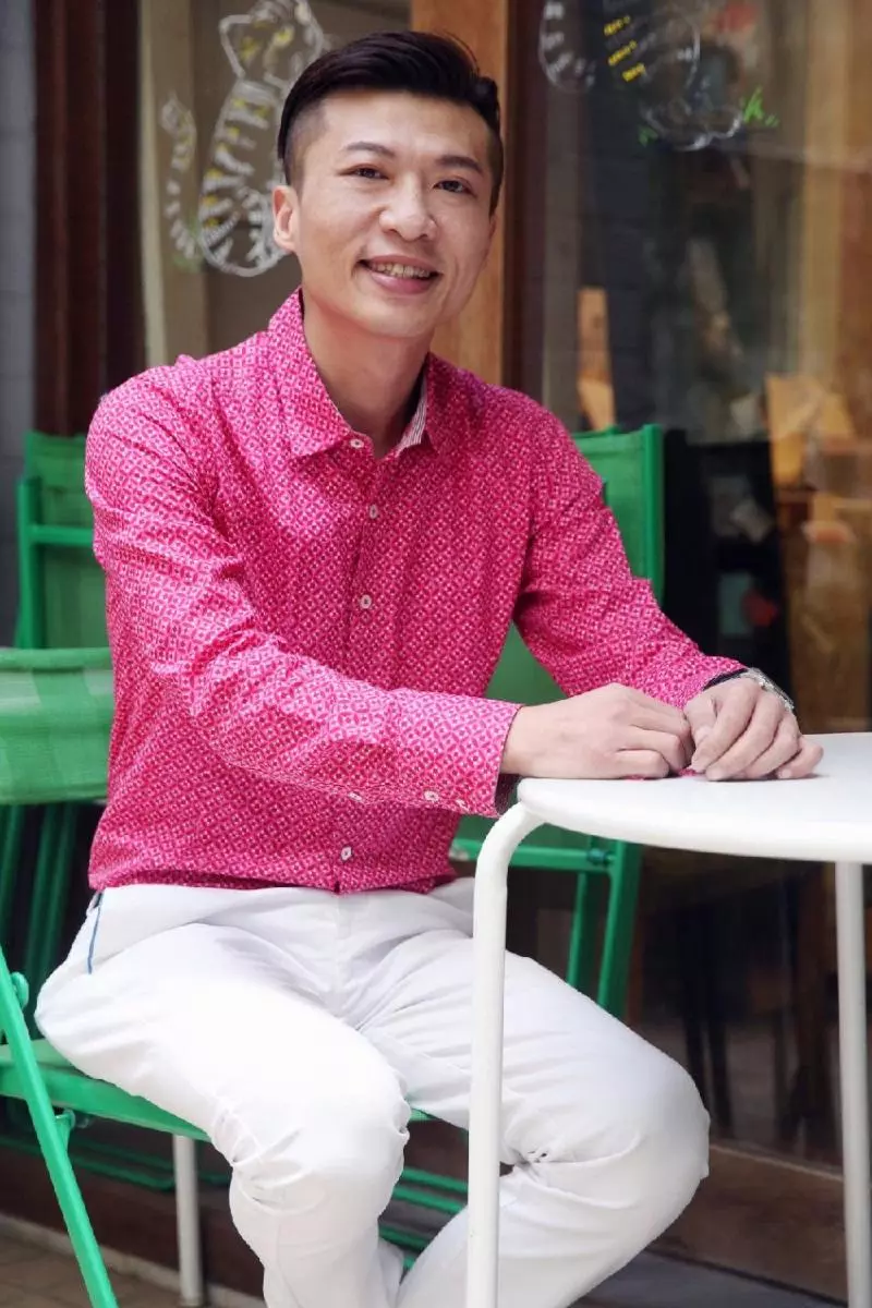 昔日童星「方順吉」12歲就紅遍全台,太早成名的他歷經「嗑藥、賭博、坐牢」後,33歲的他現在變…!